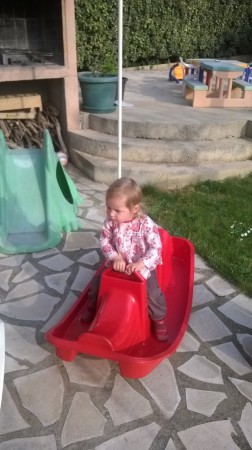 sur la nouvelle balançoire avril 2014